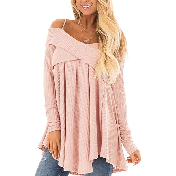 LO Tops - ⭐️HP⭐️GIA Womens Knit Cut Out Shoulder Blouse🌸